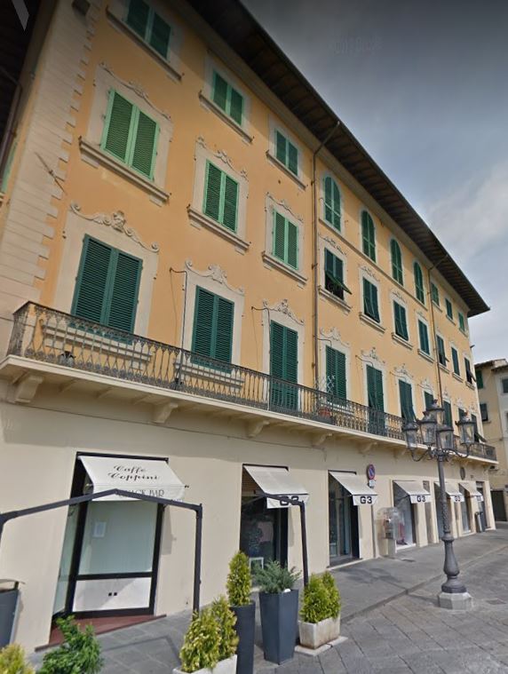 [Palazzo in largo Giosuè Carducci 10]