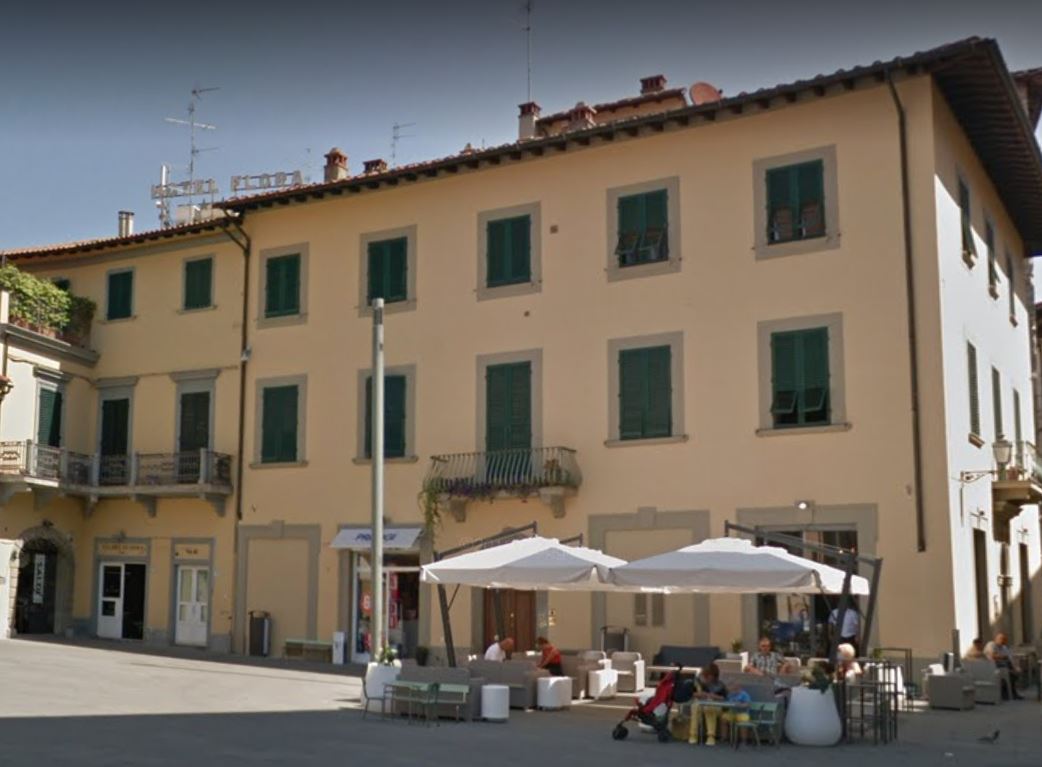 [Palazzo in piazza Santa Maria delle Carceri, 15, 16, 17]