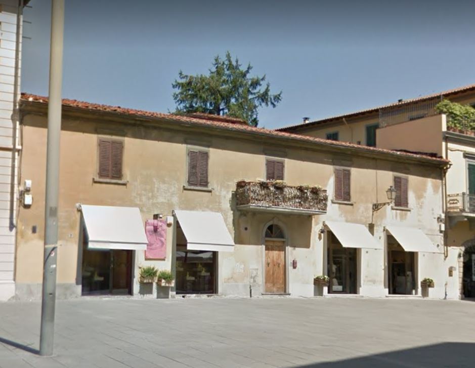[Palazzo in piazza Santa Maria delle Carceri, 7, 9]