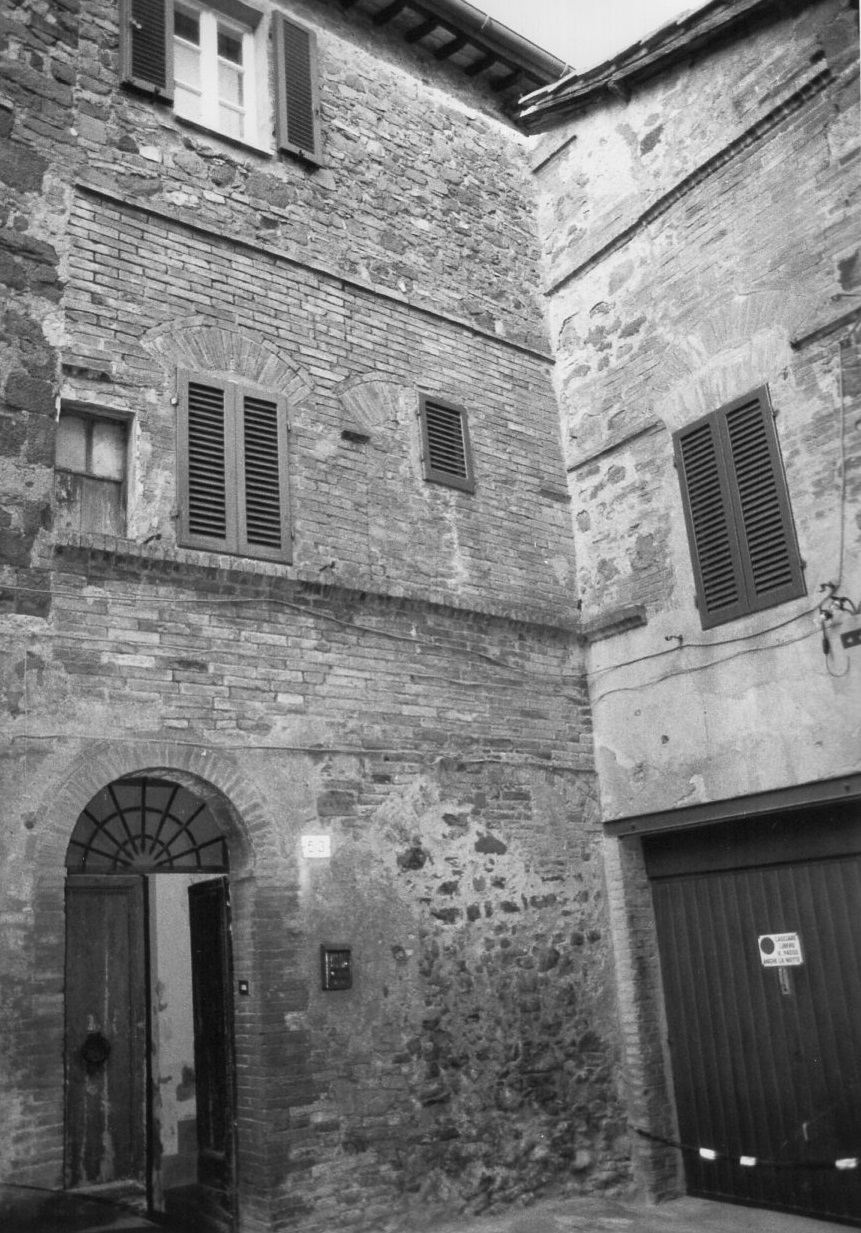 CASA IN VIA DONNOLI 53
