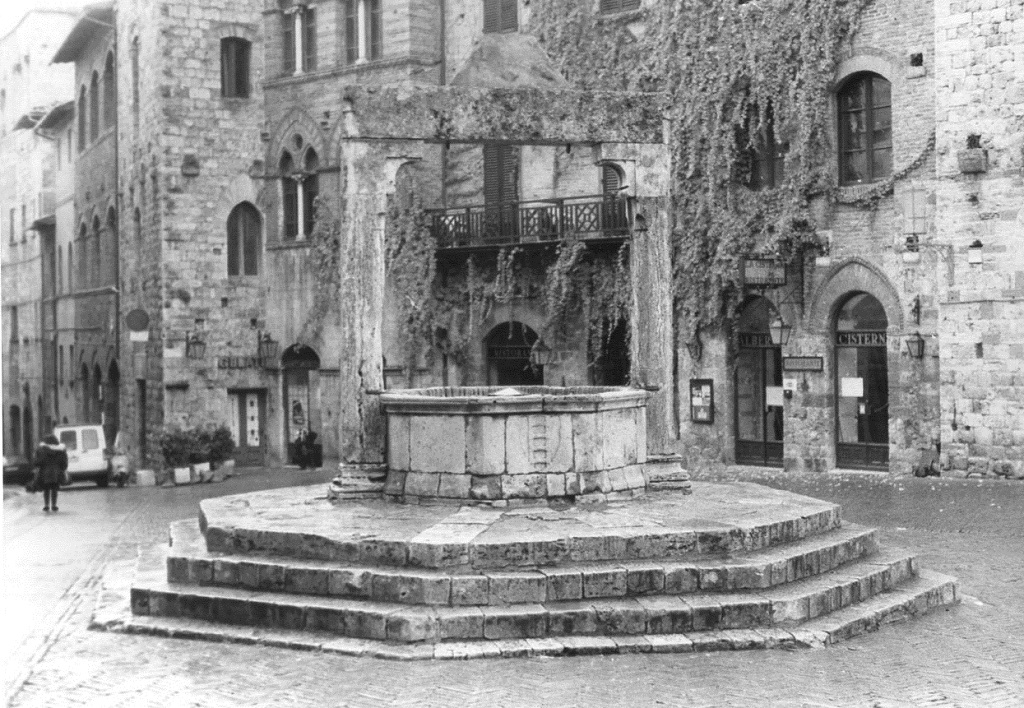 CISTERNA DI PIAZZA DELLA CISTERNA