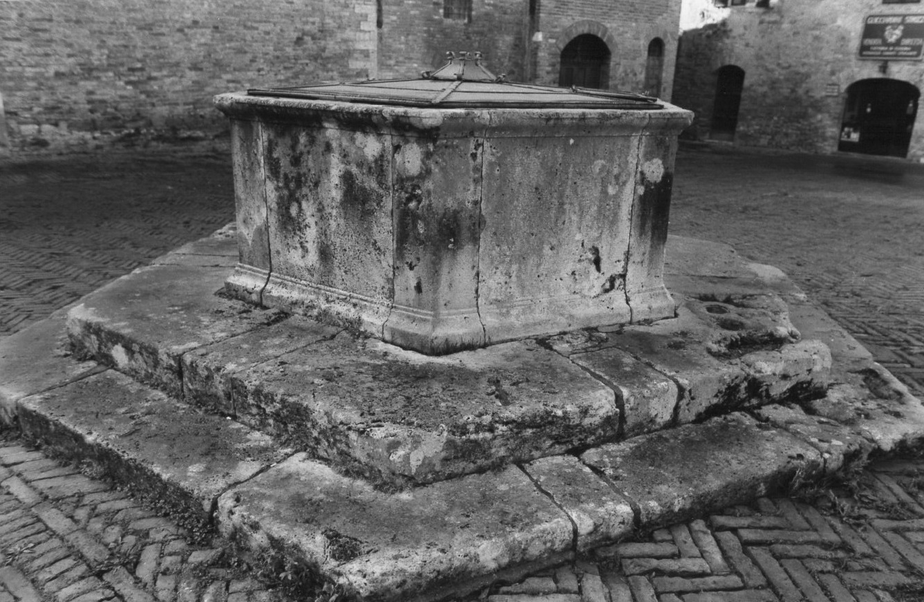 POZZO DI PIAZZA SANT'AGOSTINO