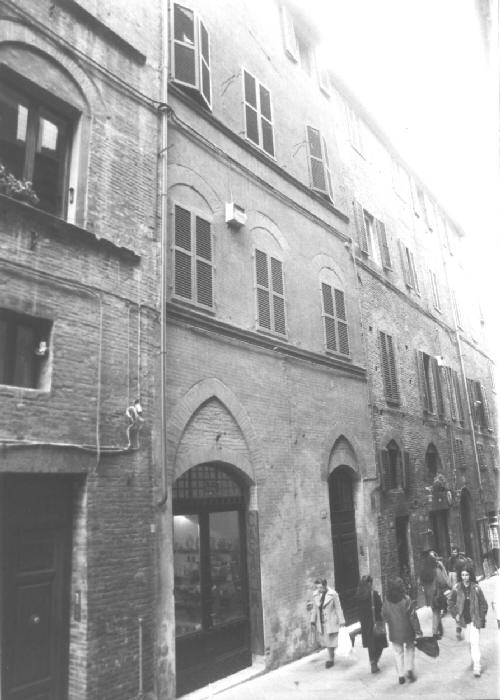 CASA CON RESTI DEL XIV SECOLO