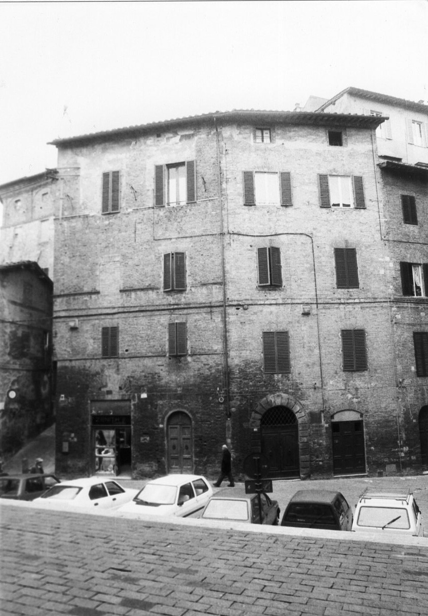 CASA DI ORIGINE TRECENTESCA