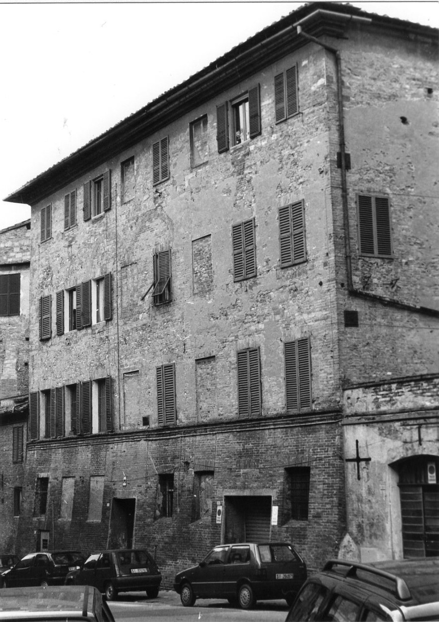 CASA DI ORIGINE TRECENTESCA