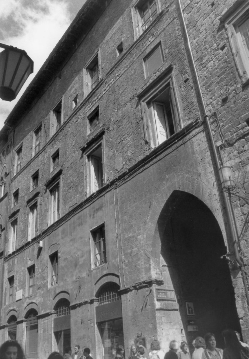 CASA NATALE DI FEDERIGO TOZZI e ARCO DEI ROSSI