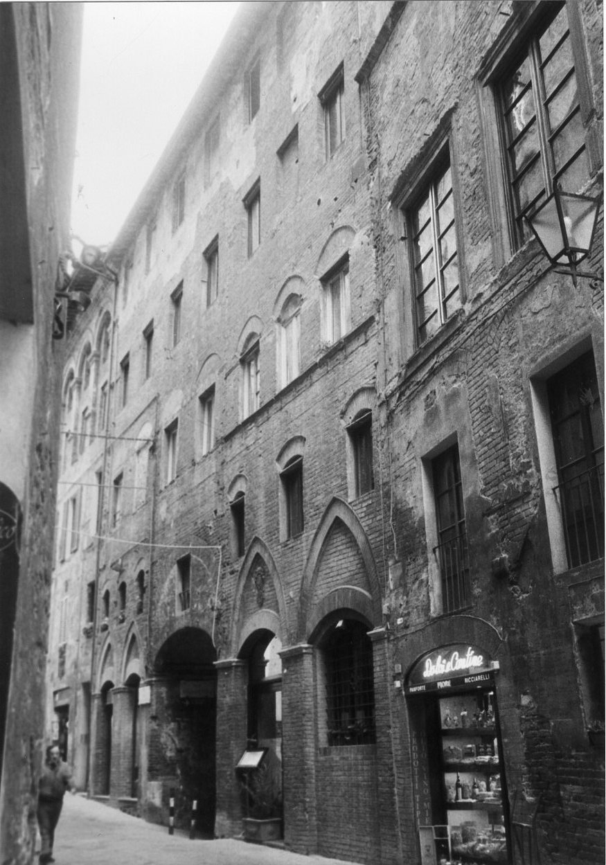 CASA TRECENTESCA
