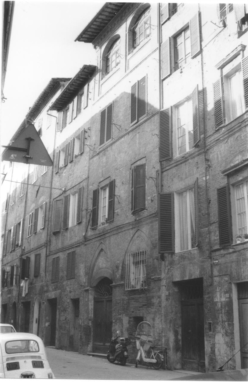 CASA TRECENTESCA IN VIA ROMA, 23