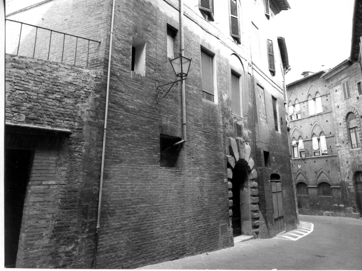 Casa Saracini