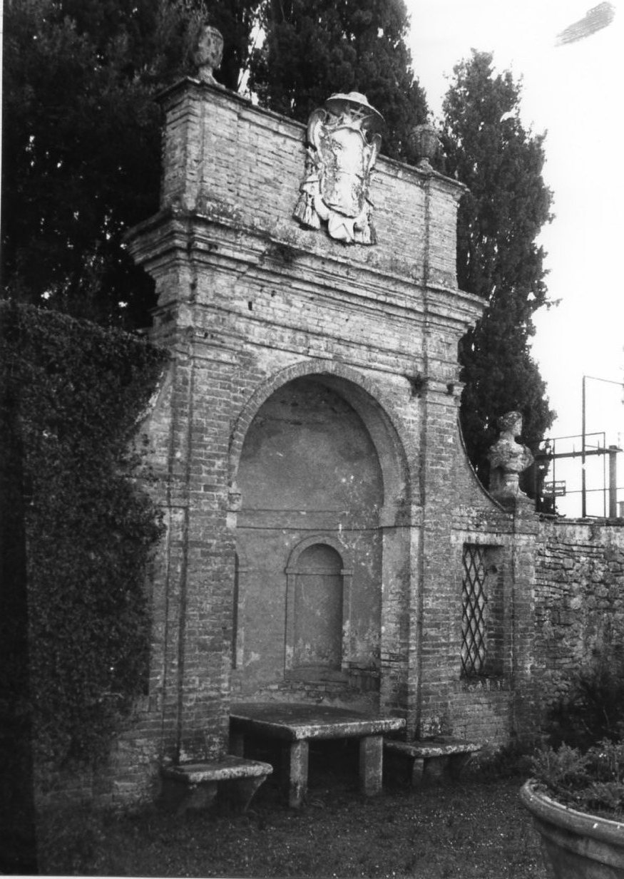 ESEDRA NEL GIARDINO DELLA VILLA CHIGI ZONDADARI