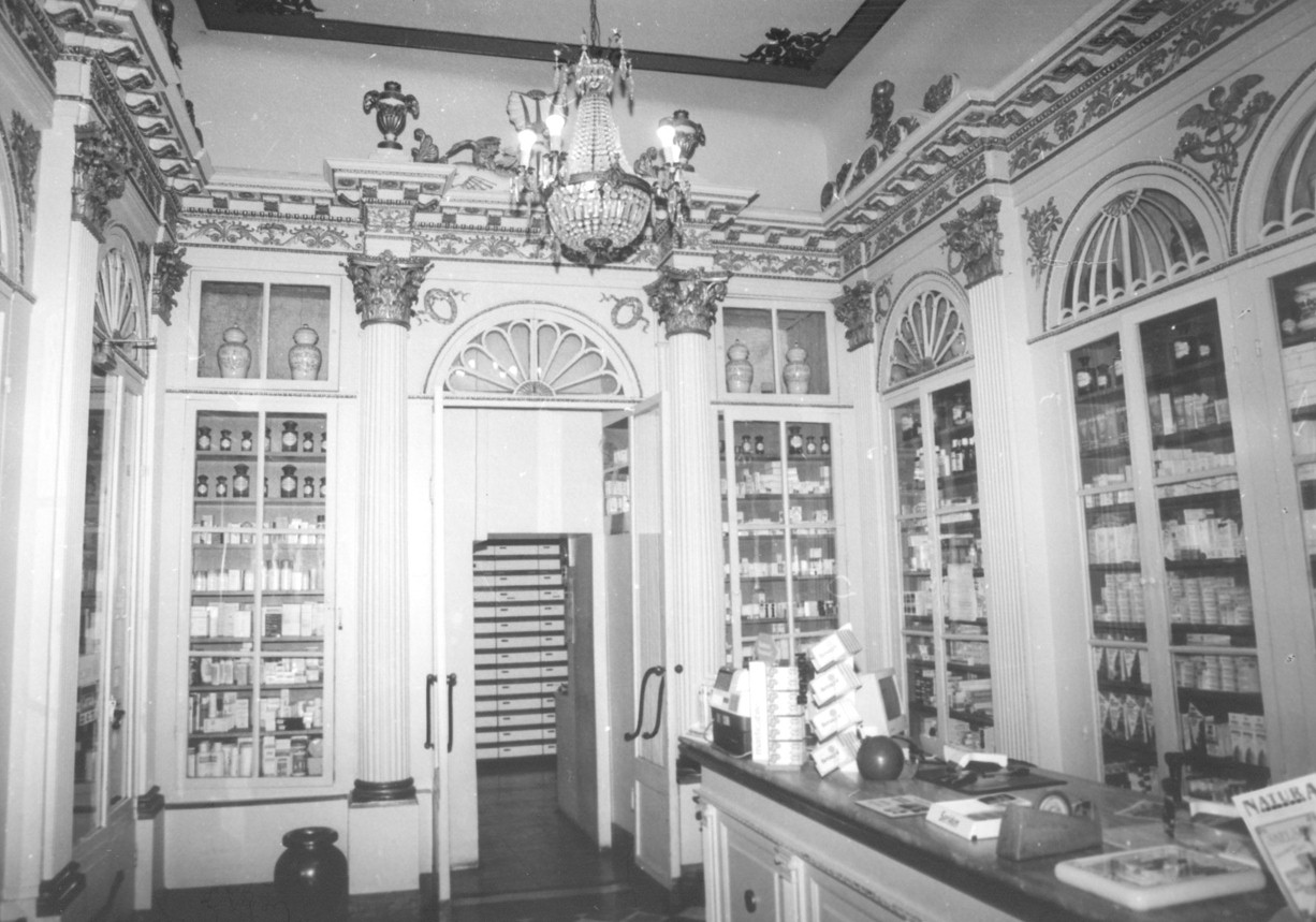 Farmacia dei Quattro Cantoni