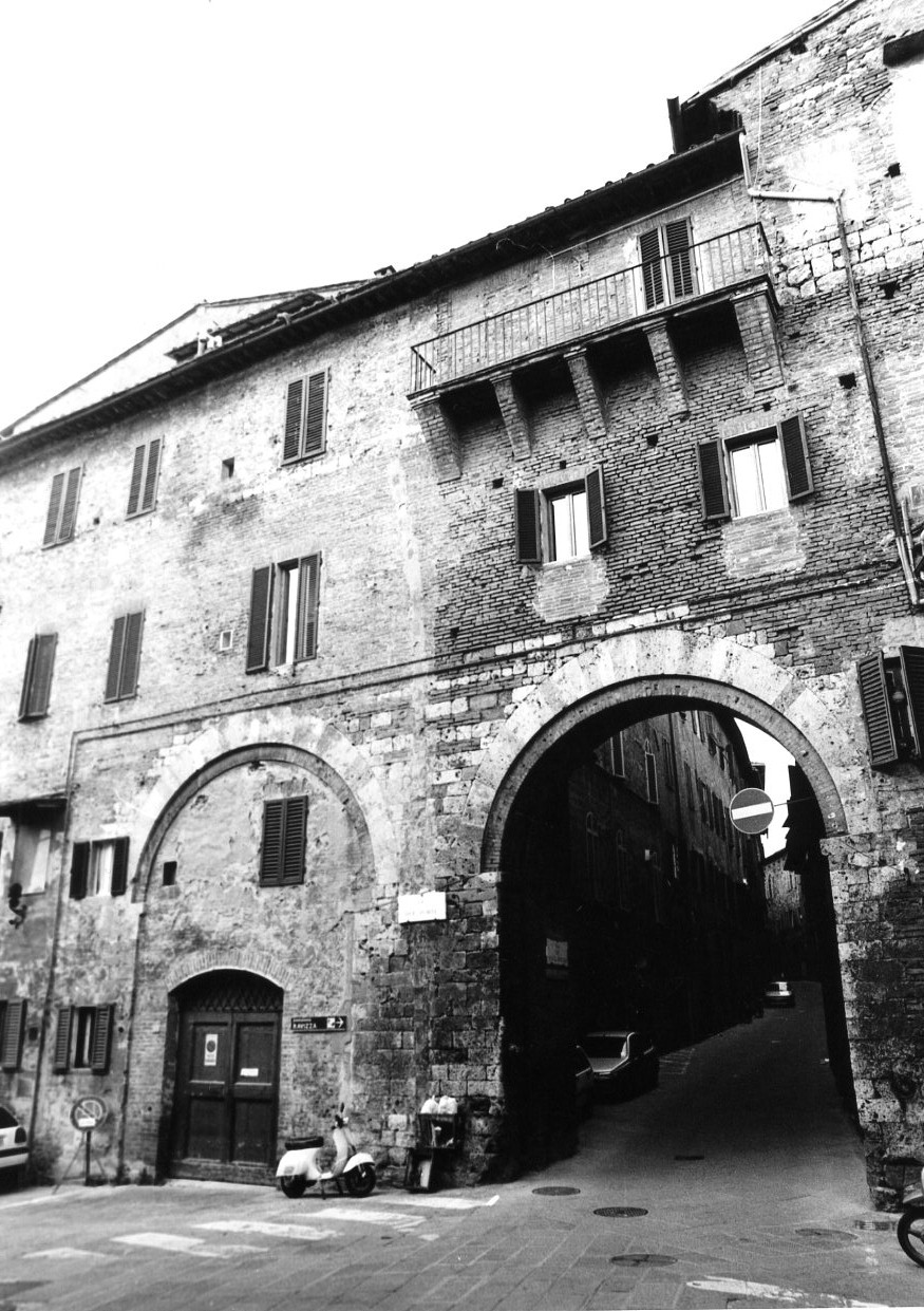 LE DUE PORTE DI STALLOREGGI