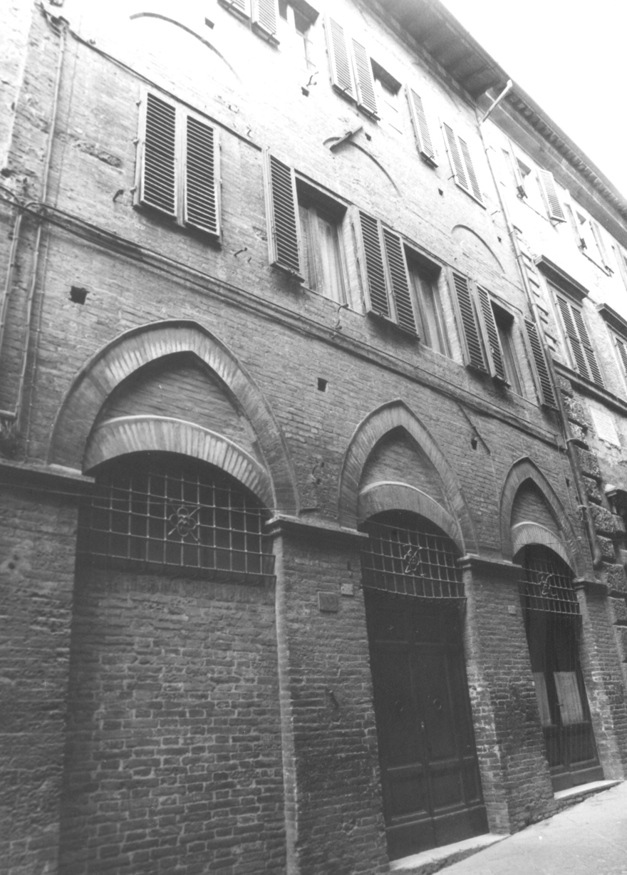 Palazzetto gotico in via Stalloreggi