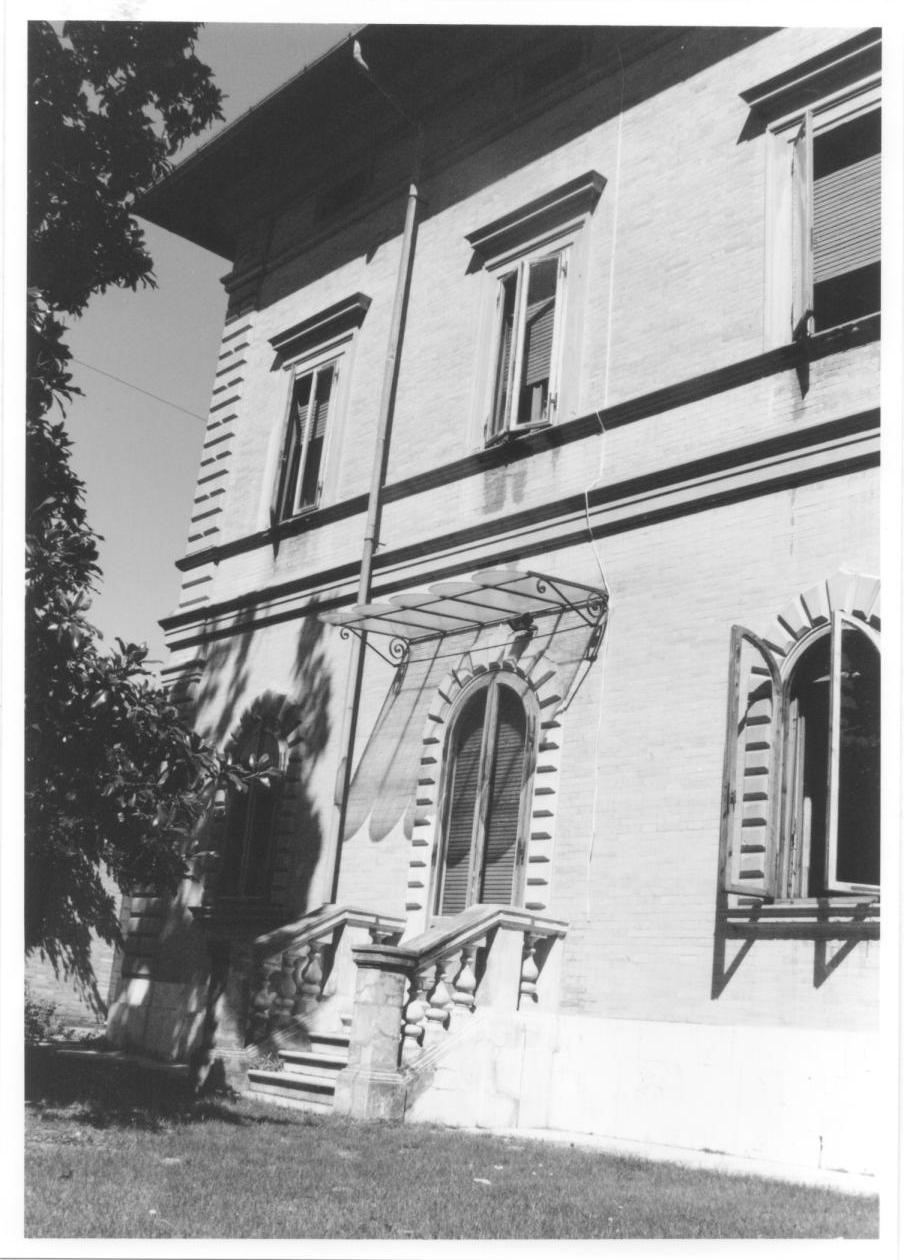 VILLINO ANITRINI IN VIALE PANNILUNGHI
