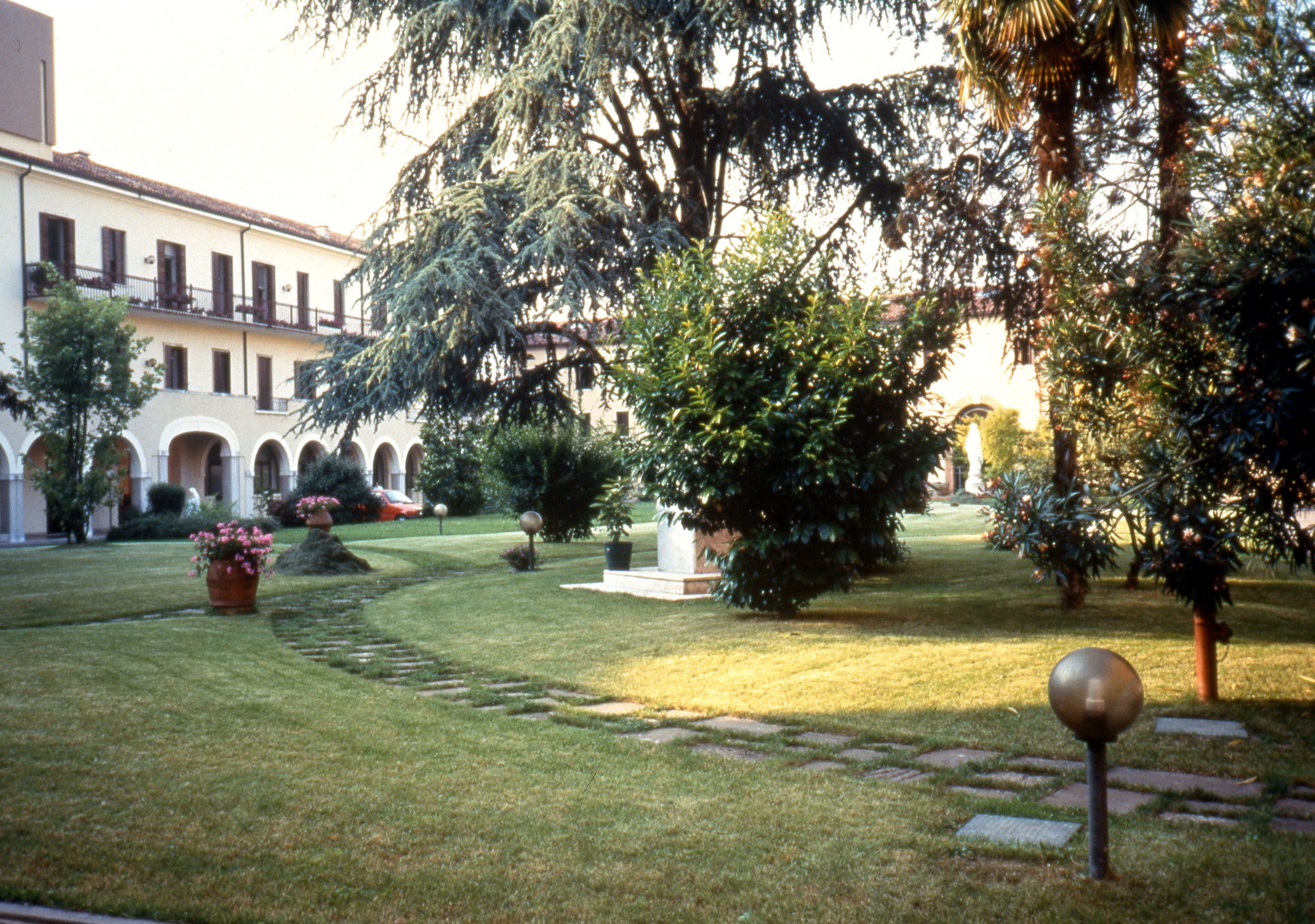 Ad uso della casa generalizia delle suore Francescane Elisabettine