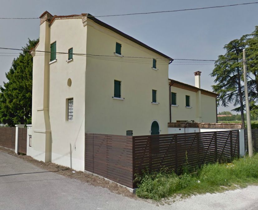 fabbricato in via SS. Fabiano e Sebastiano