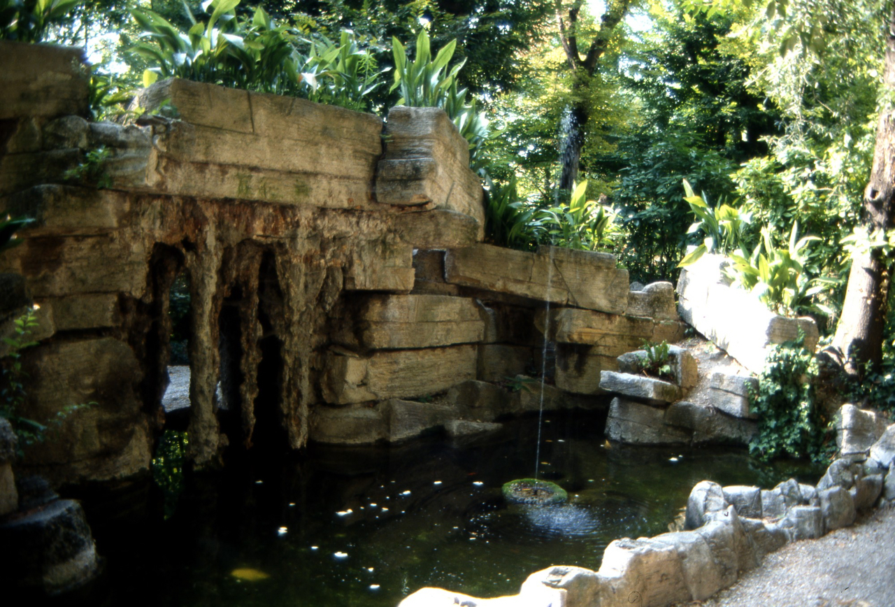 giardino del Collegio Antonianum , complesso sportivo "I tre Pini"