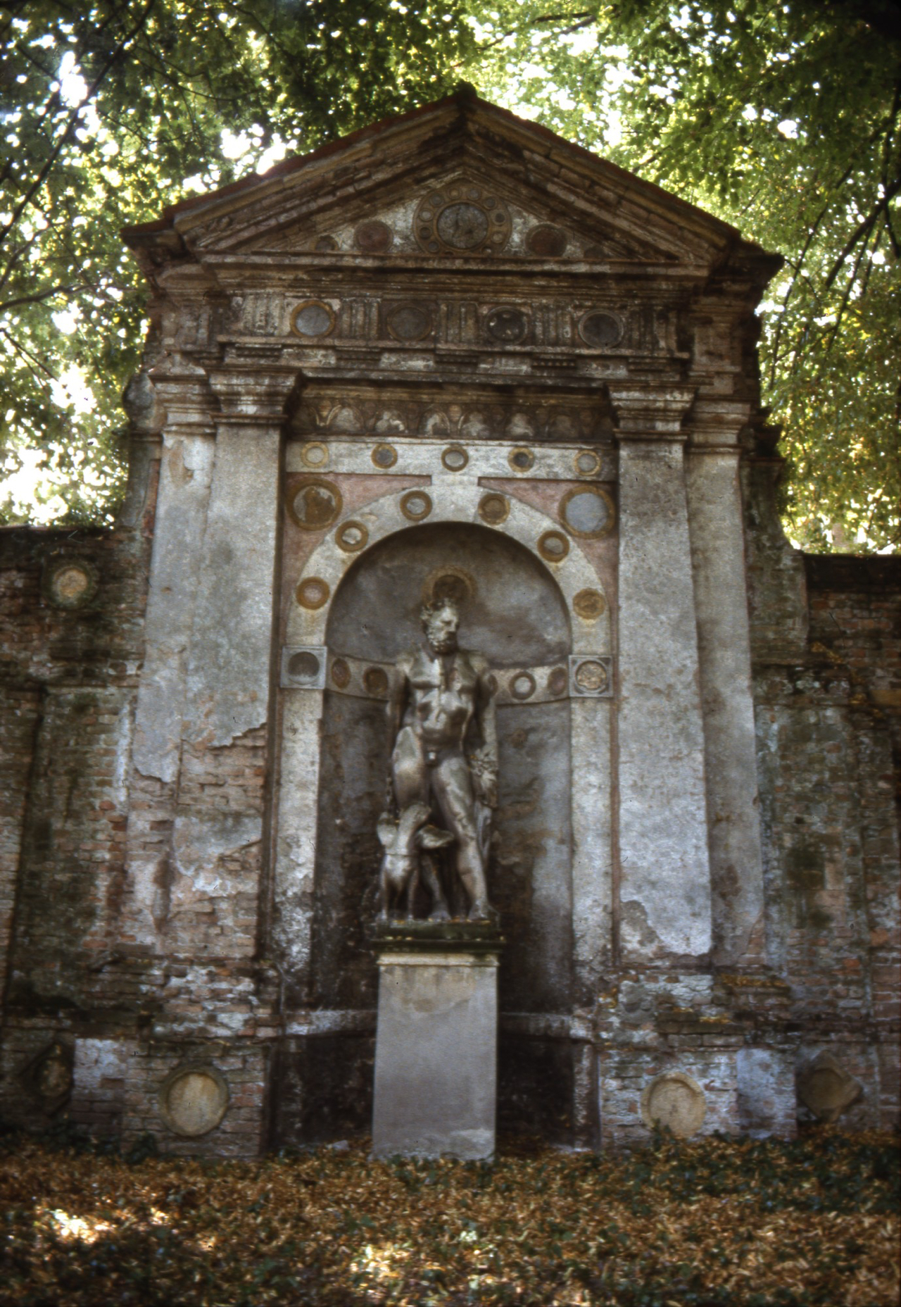 giardino di "Casa degli Specchi" , Maggi da Bassano