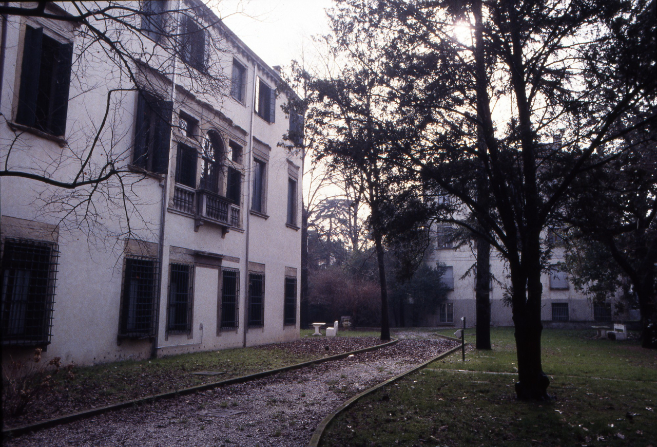 giardino di Palazzo Mocenigo, Battaglia, Querini, ora Casa della studentessa Lina Meneghetti , Battaglia, Querini