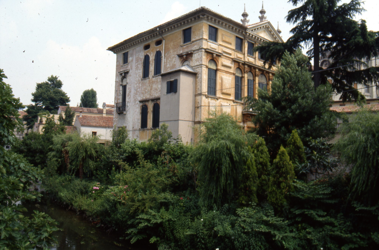 giardino di Palazzo Tron , Dolfin-Tron