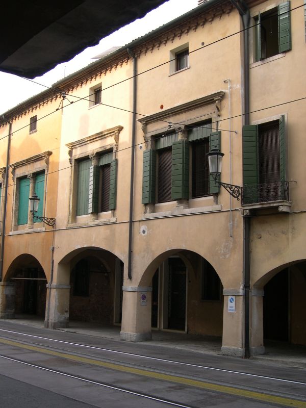 locale ad uso negozio