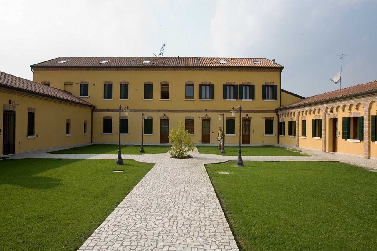 Edificio centrale della fabbrica Gelmi