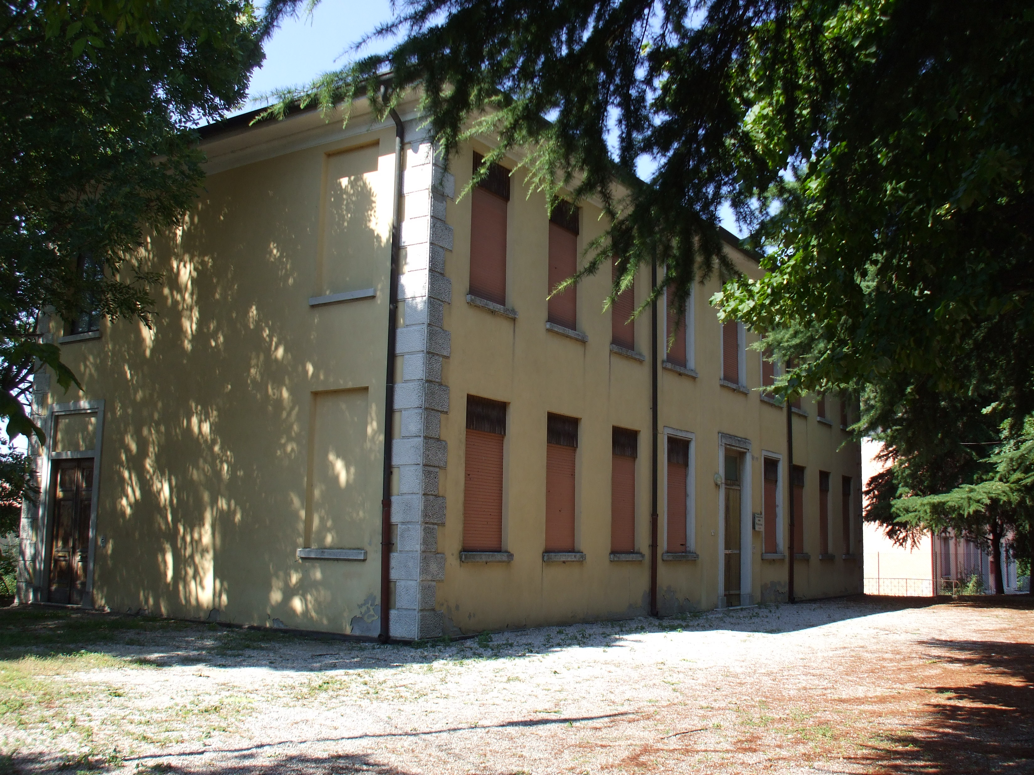 Ex scuola di Castelnuovo
