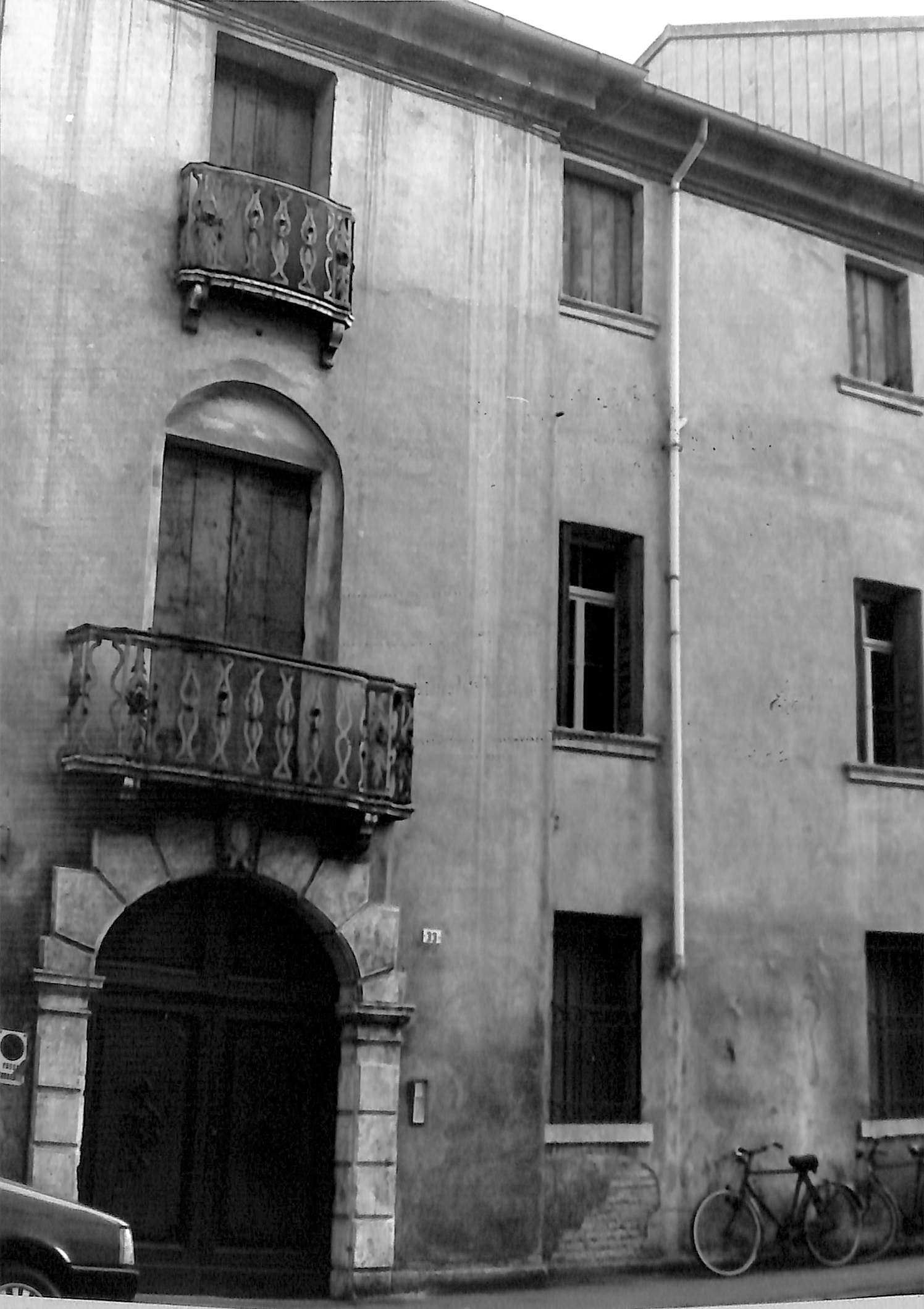 Palazzetto Durazzo ora Avezzù
