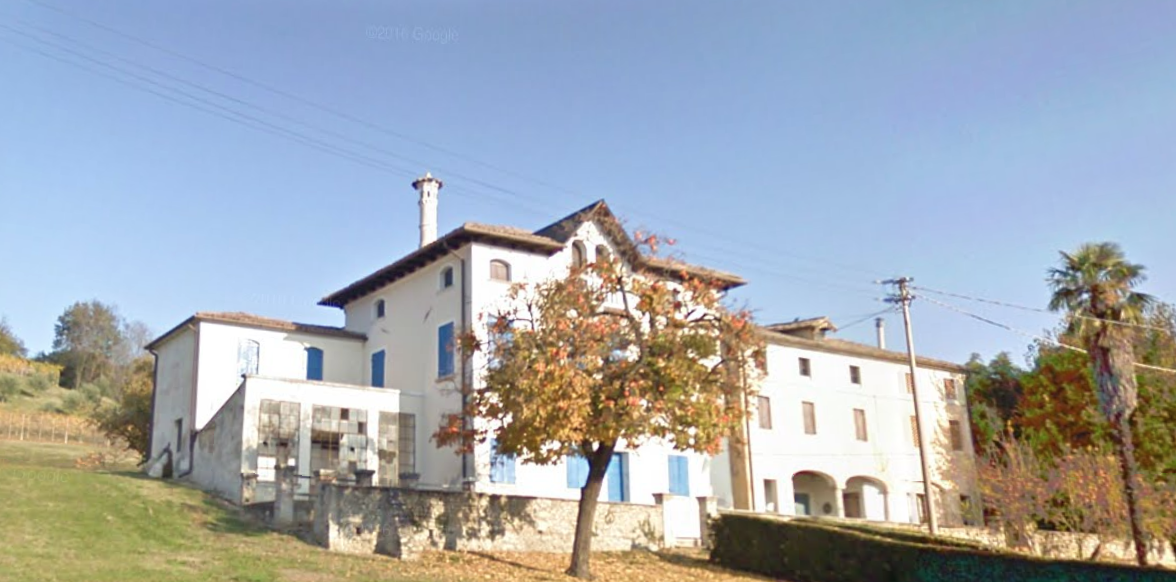 Casa rurale con pertinenze