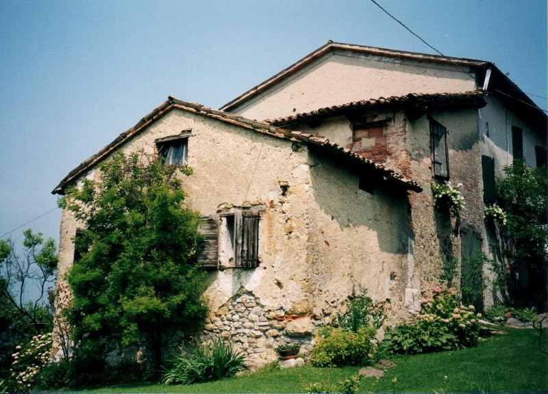 Fabbricato rurale