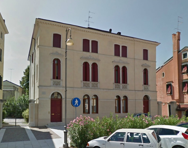 Ex Scuola Elementare in Borgo Aleandro