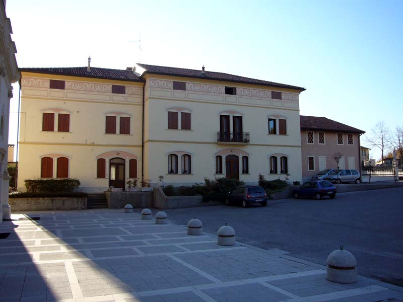 Casa Canonica