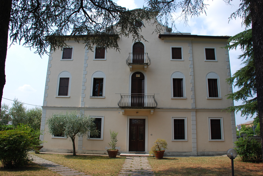 Casa canonica della parrocchia di Merlengo