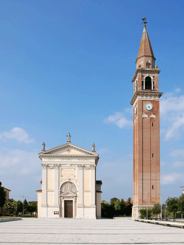 campanile della chiesa di San Michele Arcangelo