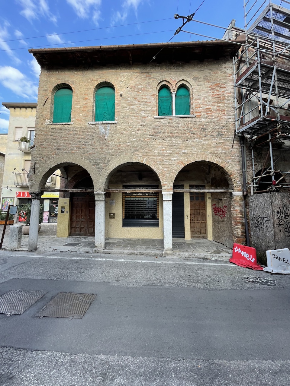 Casa a due piani del XIII sec