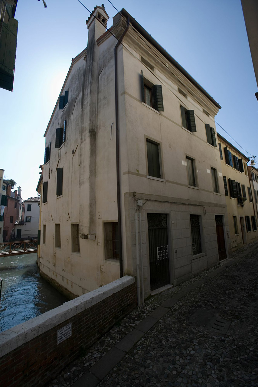 Immobile sito in Vicolo San Leonardo