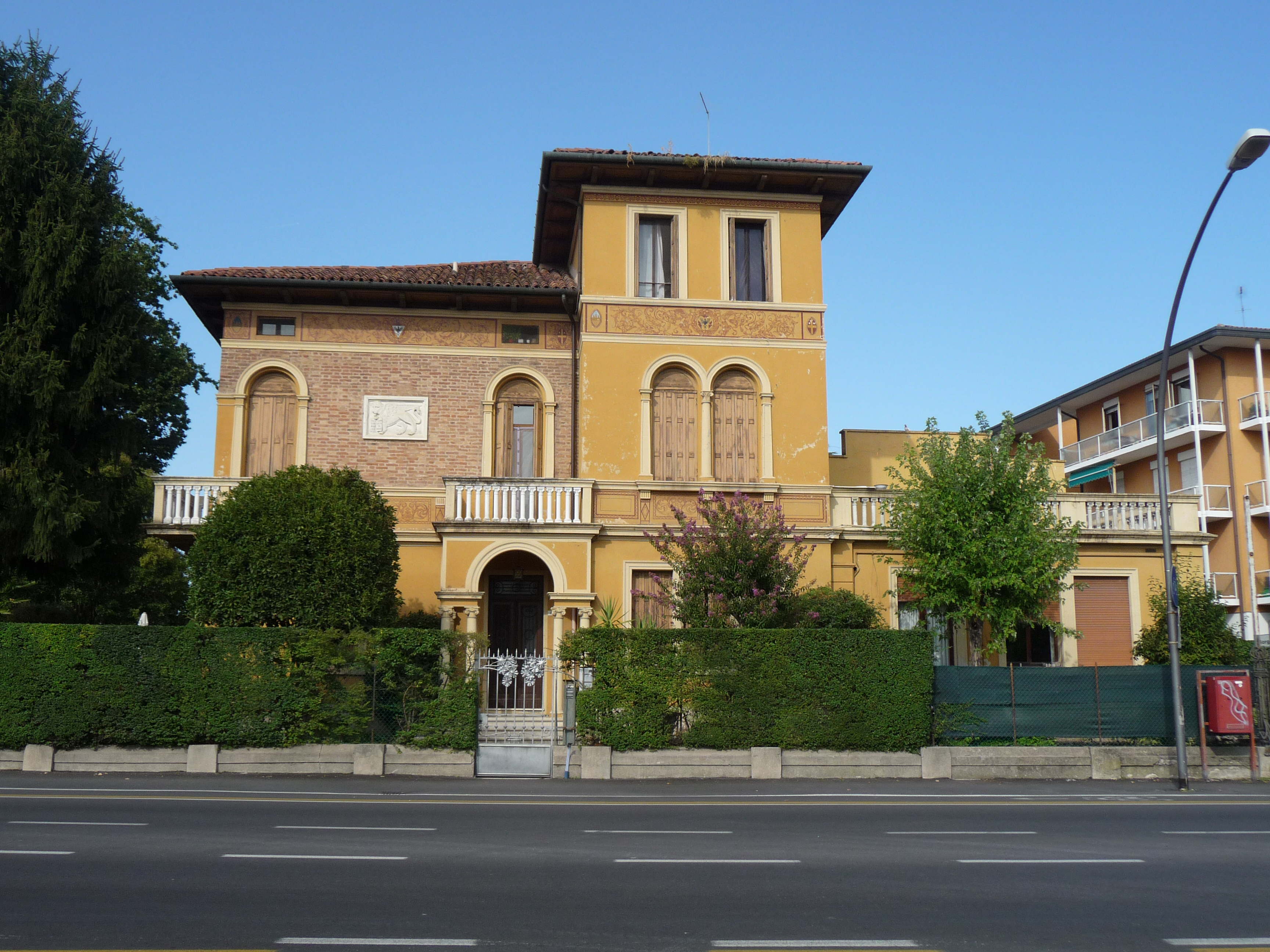 [Abitazione in via IV Novembre]