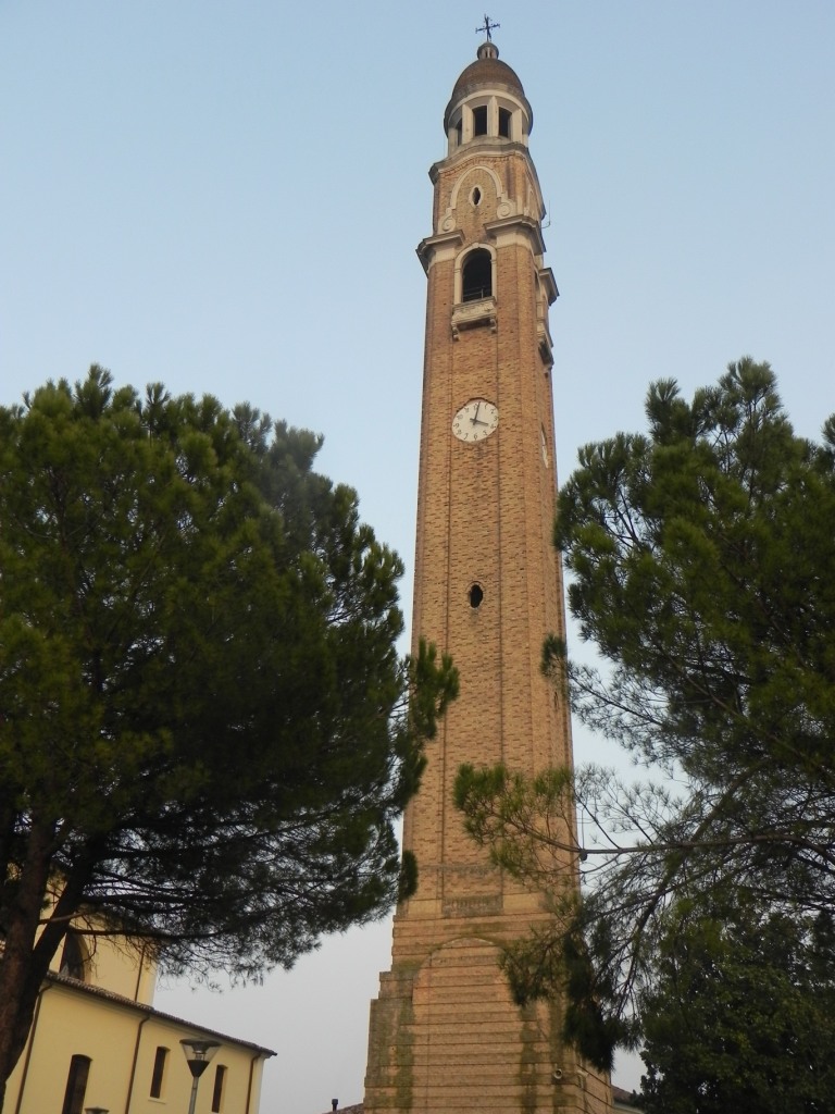Chiesa e campanile della Parrocchia di San Martino Vescovo