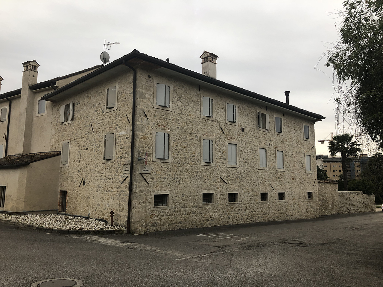 Casa colonica in via Carbonera