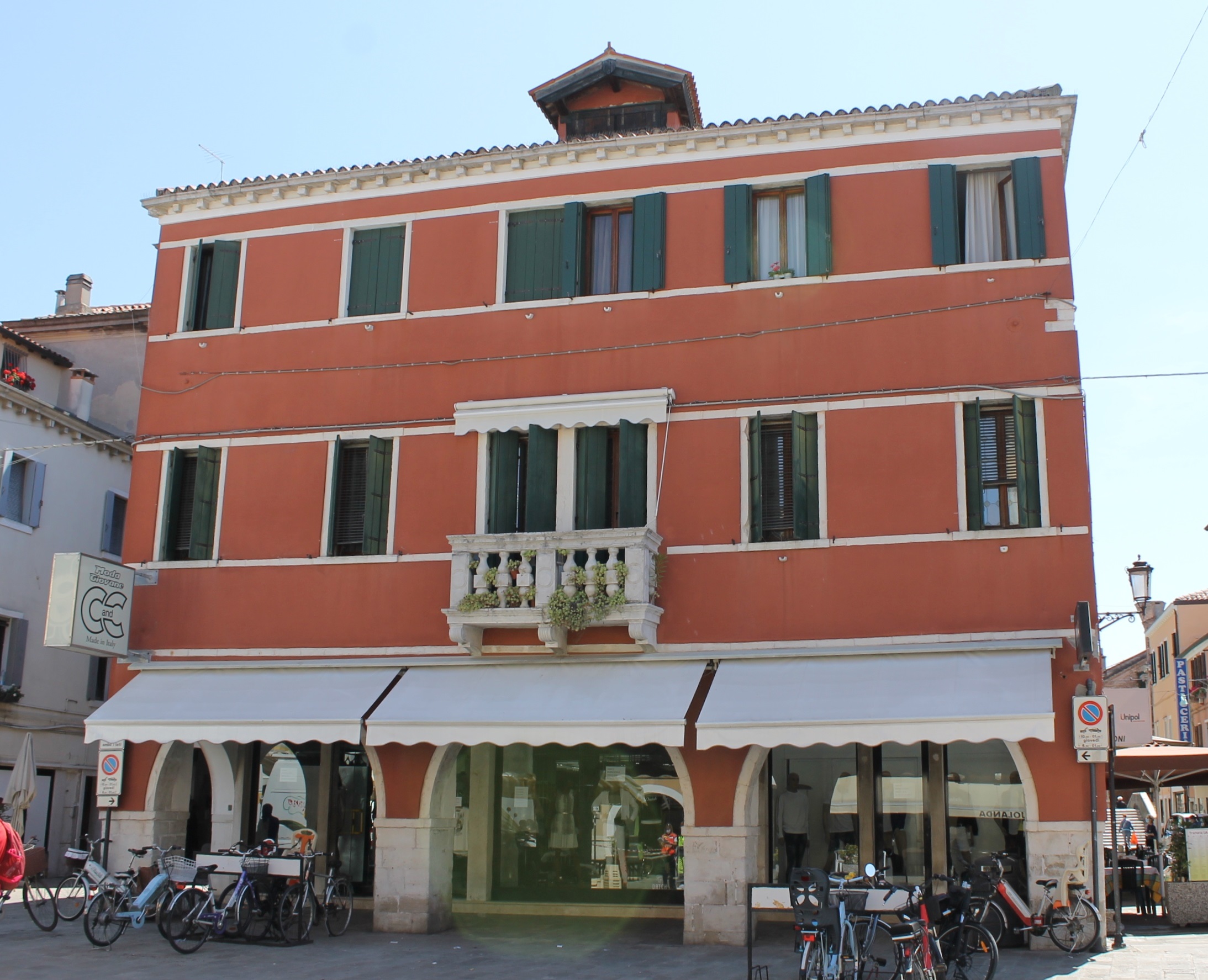 [Casa privata in Corso del Popolo, 1321, 1312A, 1322]
