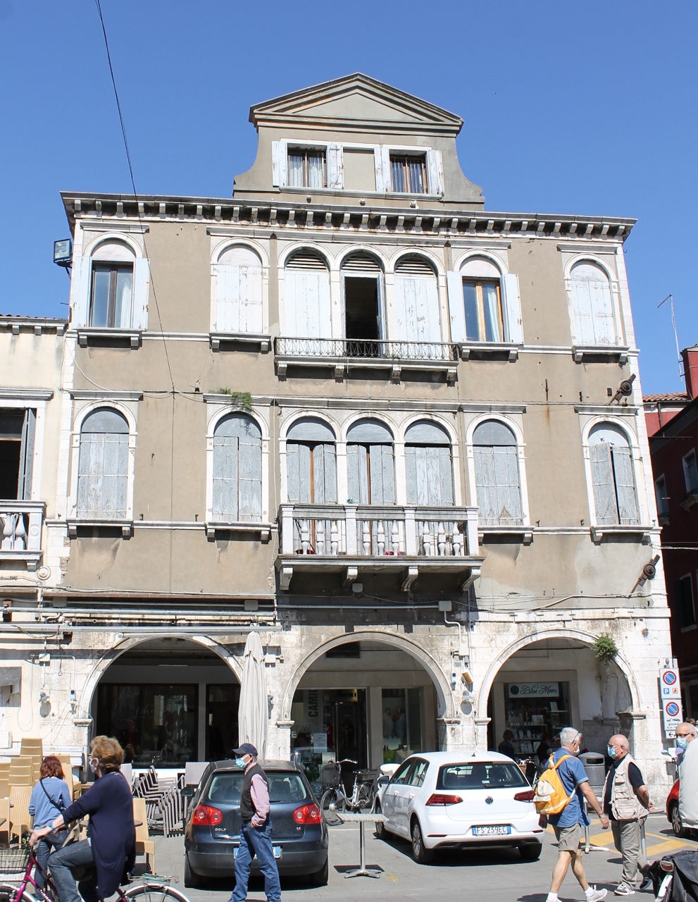 [Palazzo privato Corso del Popolo, 1236, 1237, 1238, 1239]