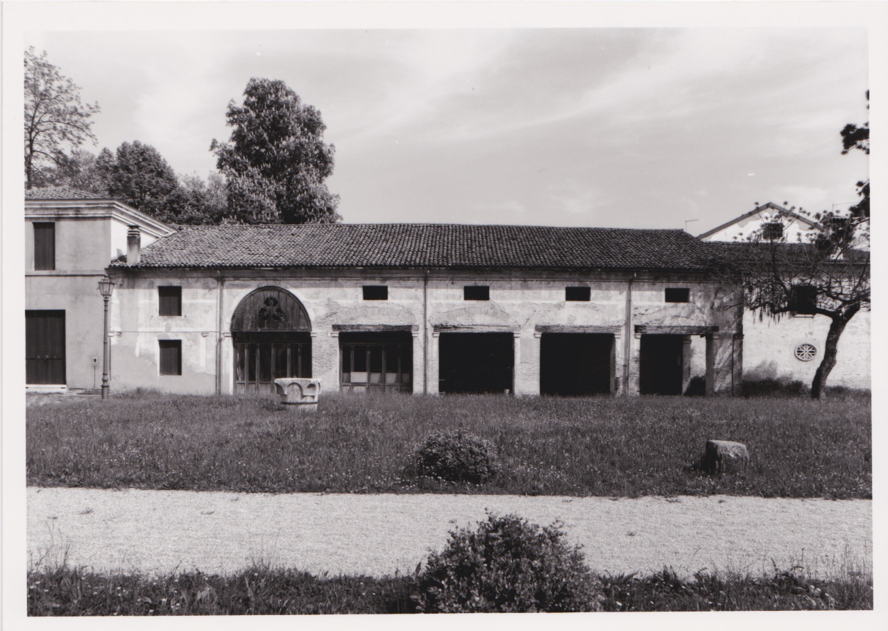 Granaio di Villa Ferretti Angeli