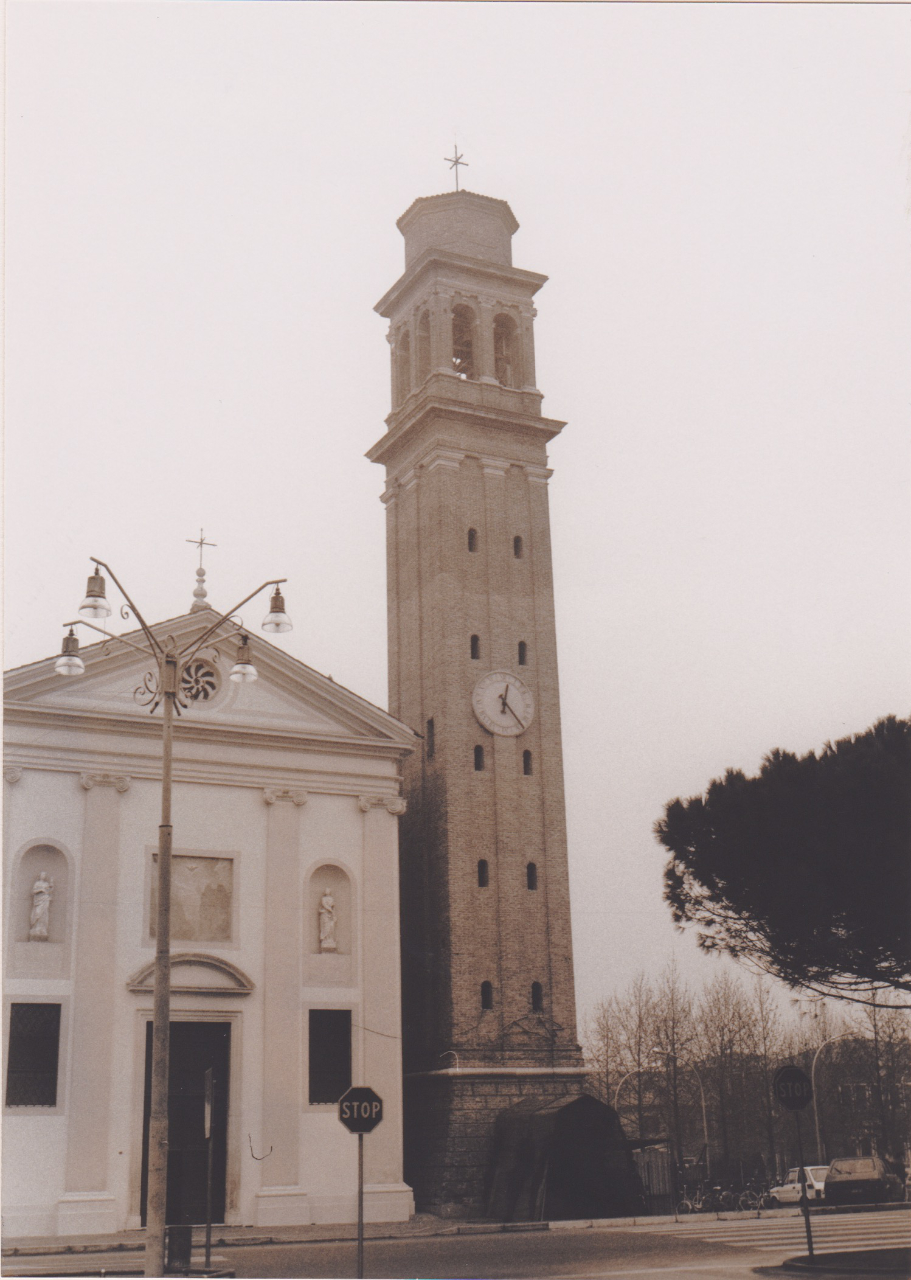 campanile della chiesa della Santissima Trinità