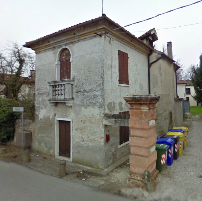 Fabbricato con giardino di pertinenza