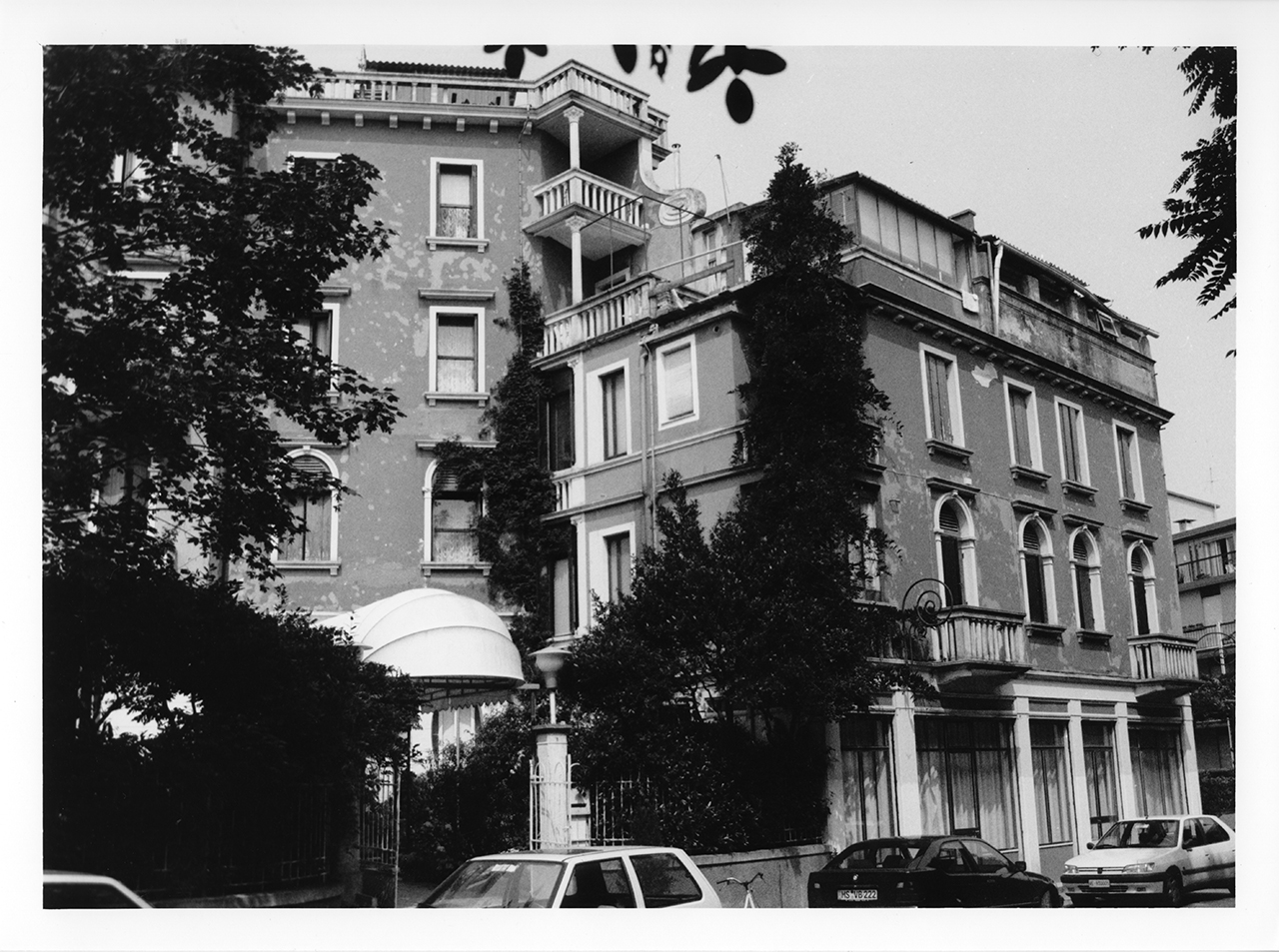 Byron Centrale Hotel