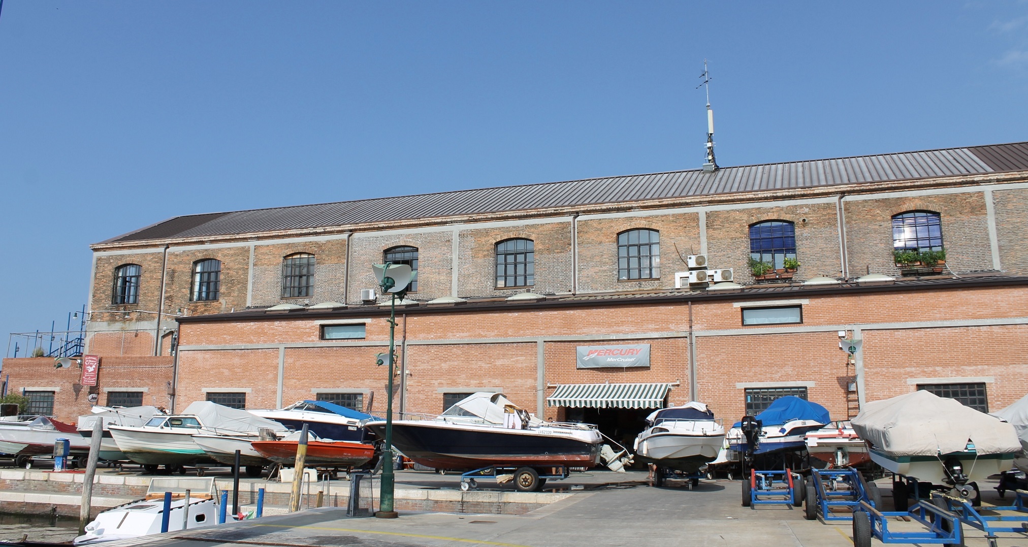 [Capannone industriale in Fondamenta San Giacomo, 212-212F]