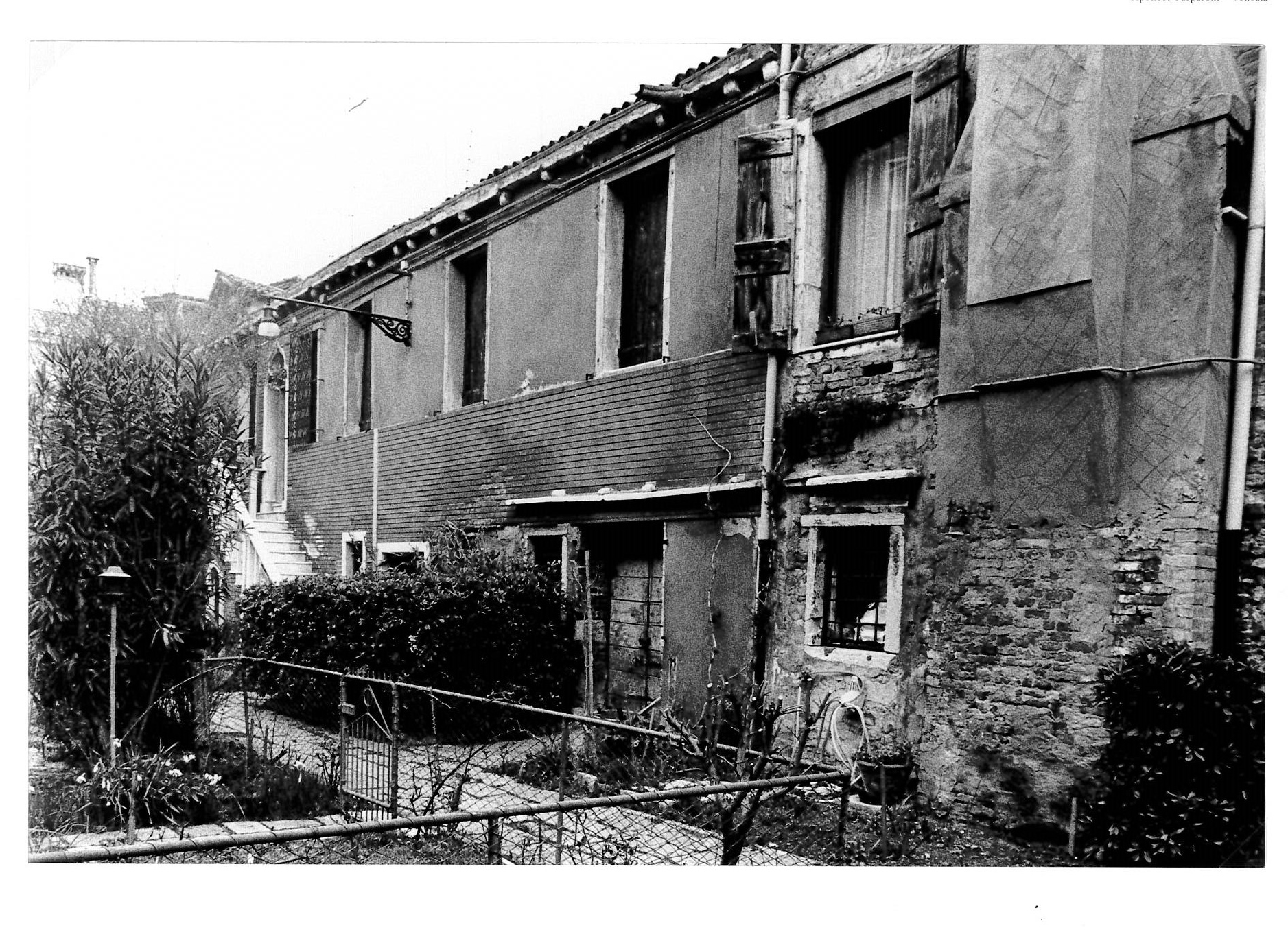 [Casa a corte in Fondamenta S. Giovanni Battista, 25]