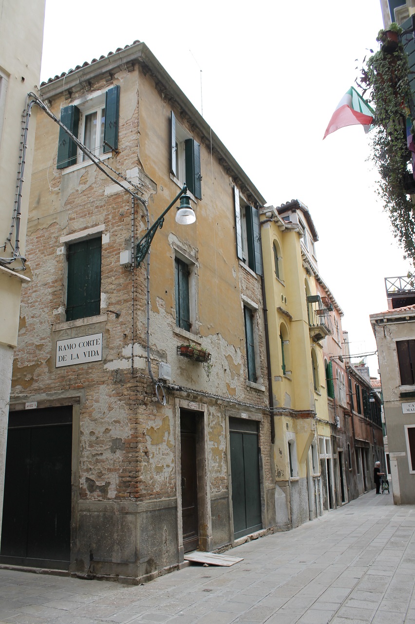 [Casa a schiera in Castello, 3044-3047/ Calle de l'Ogio]
