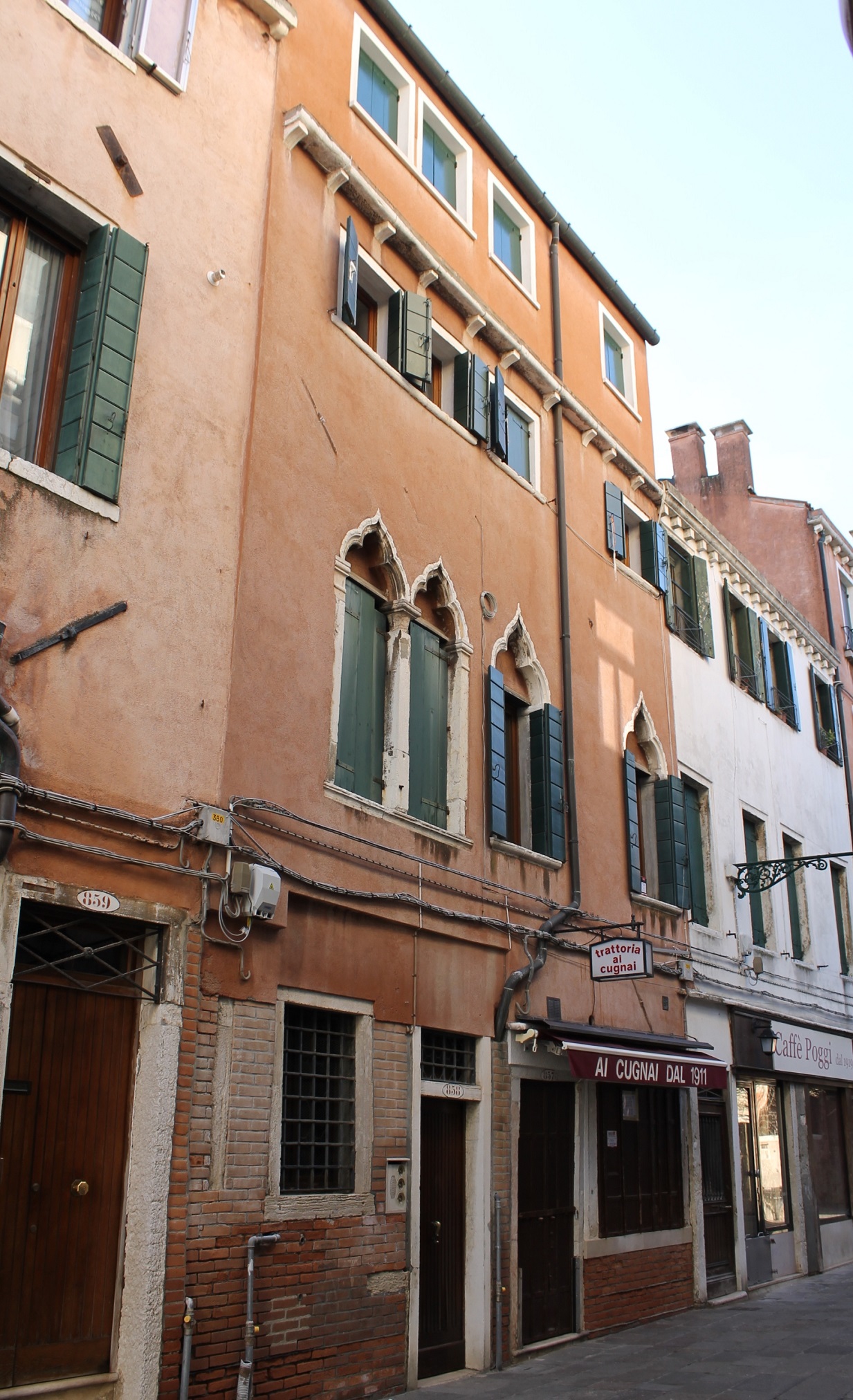 [Casa in Dorsoduro, 857, 858/ Piscina del Forner]
