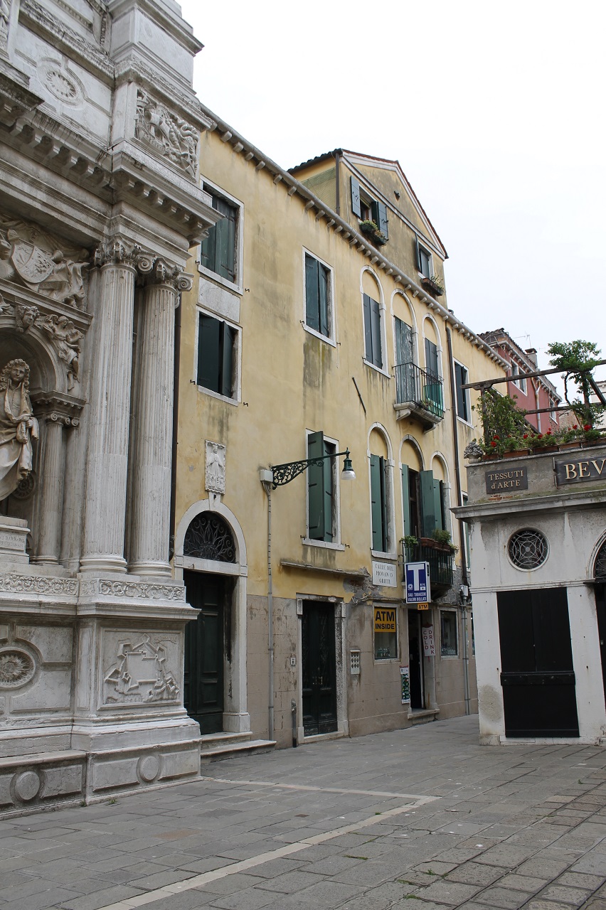 [Casa plurifamiliare in San Marco, 2542-2544]